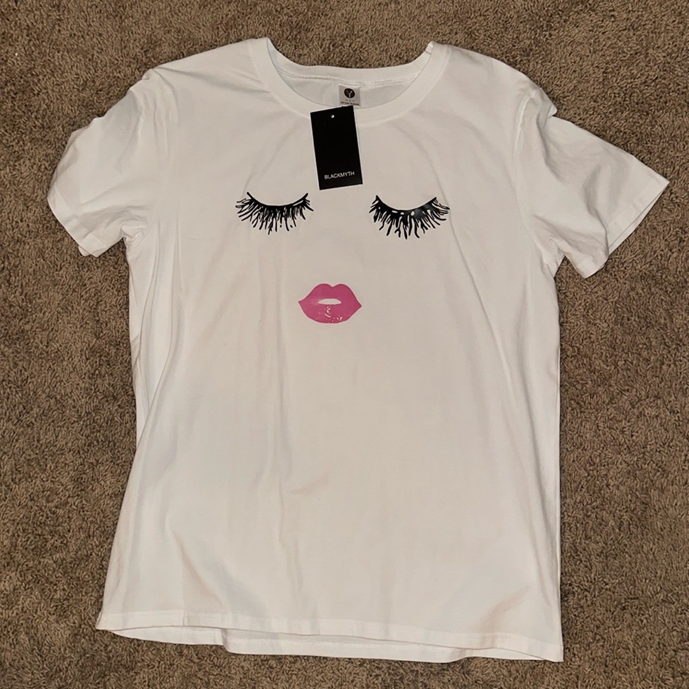 Casual white tee